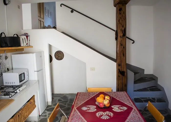 Enjoyable Location In Old House, Maggiore