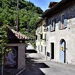 Enjoyable Location In Old House, Maggiore Апартаменты Castelveccana