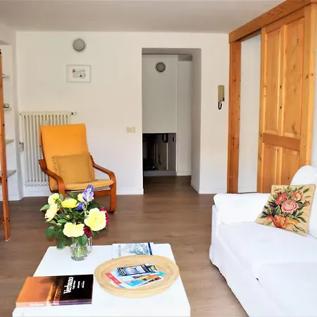 Enjoyable Location In Old House, Maggiore Castelveccana