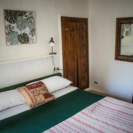 아파트 Enjoyable Location In Old House, Maggiore