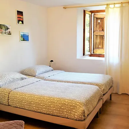 Enjoyable Location In Old House, Maggiore Appartement Castelveccana