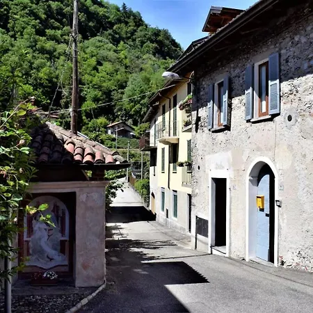 Enjoyable Location In Old House, Maggiore Apartment Castelveccana